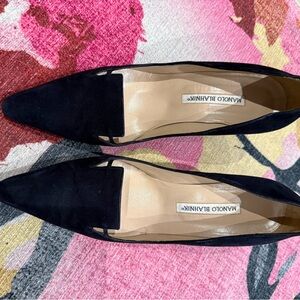 Manolo Blahnik suede heels 39